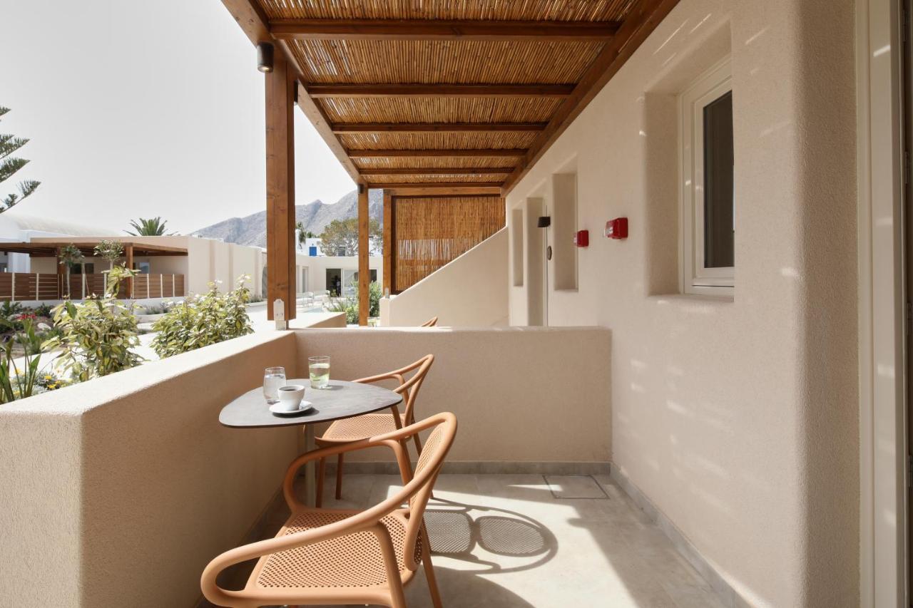 Apricus Hotel Perissa  Buitenkant foto