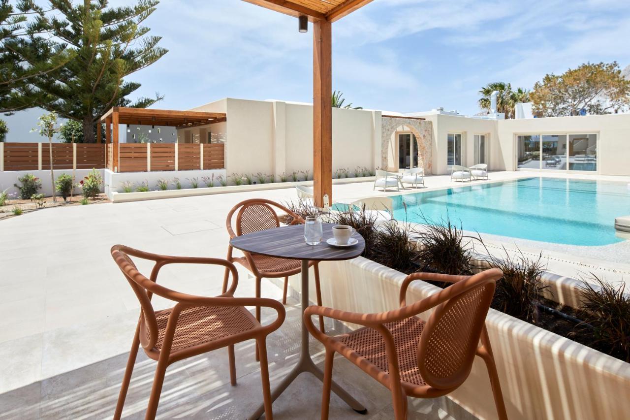 Apricus Hotel Perissa  Buitenkant foto