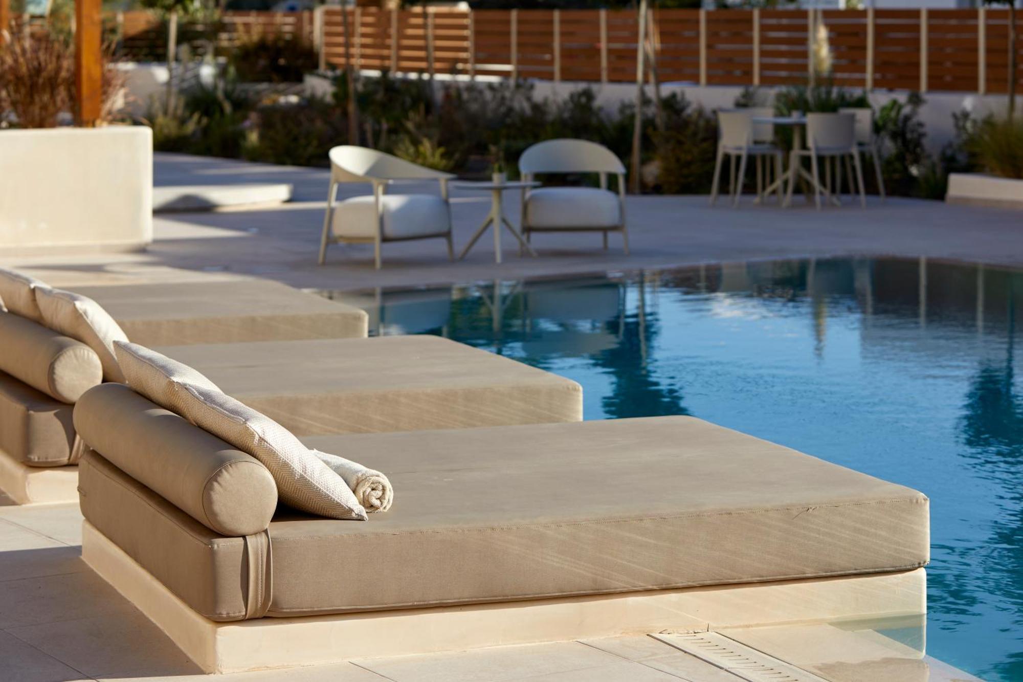 Apricus Hotel Perissa  Buitenkant foto