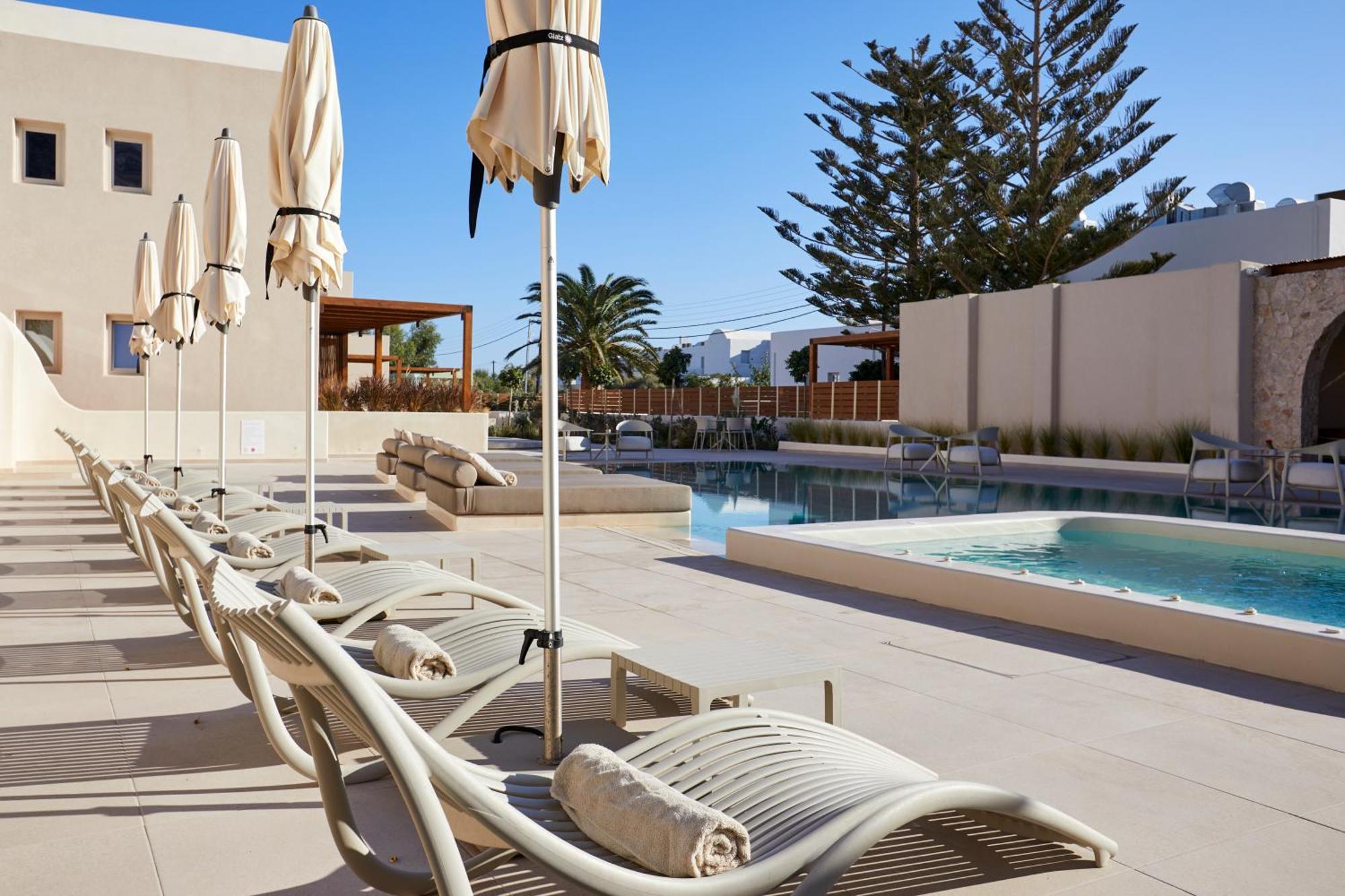 Apricus Hotel Perissa  Buitenkant foto